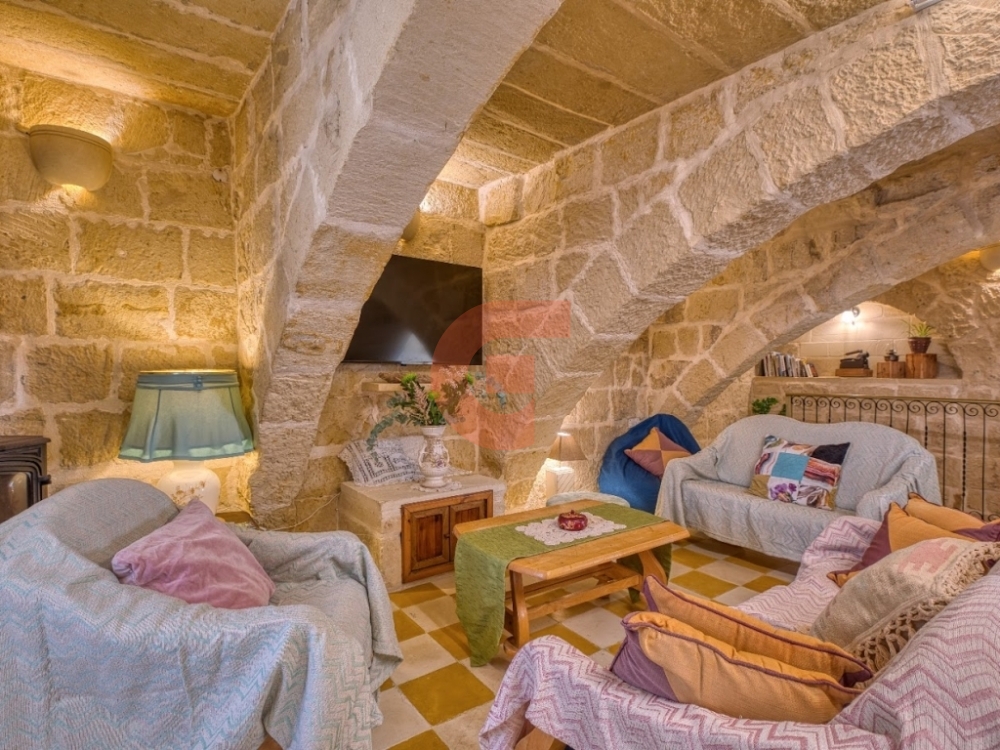 7963953a-45d1-4e89-b398-a2684fa16221