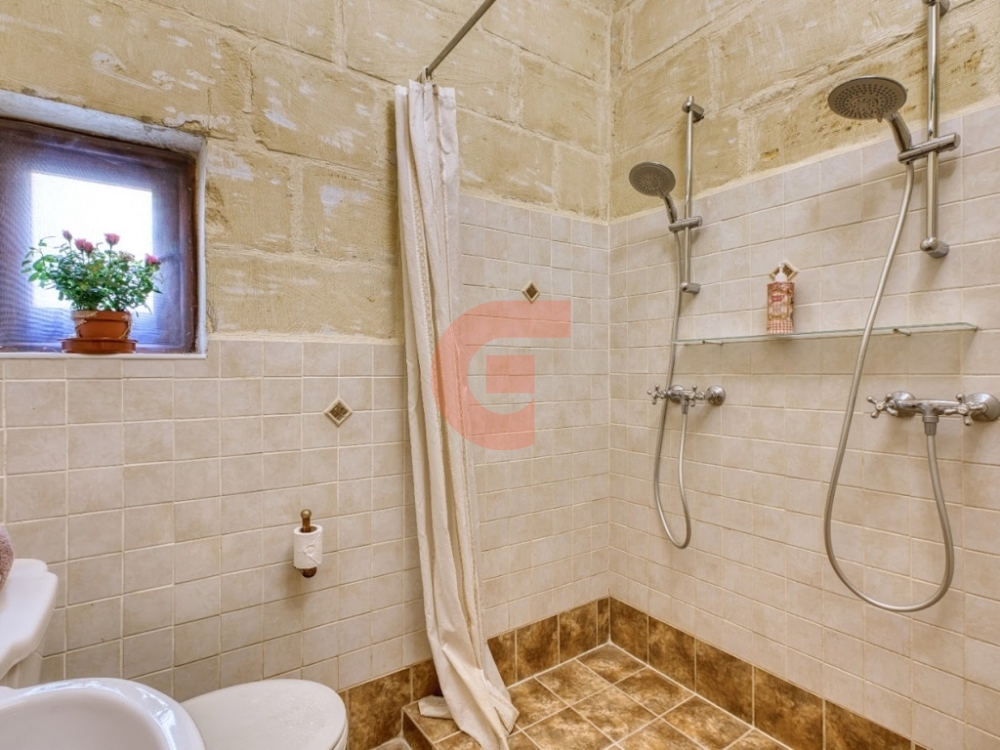 a8a589e2-dd41-4745-a097-2fd24f9b48ea