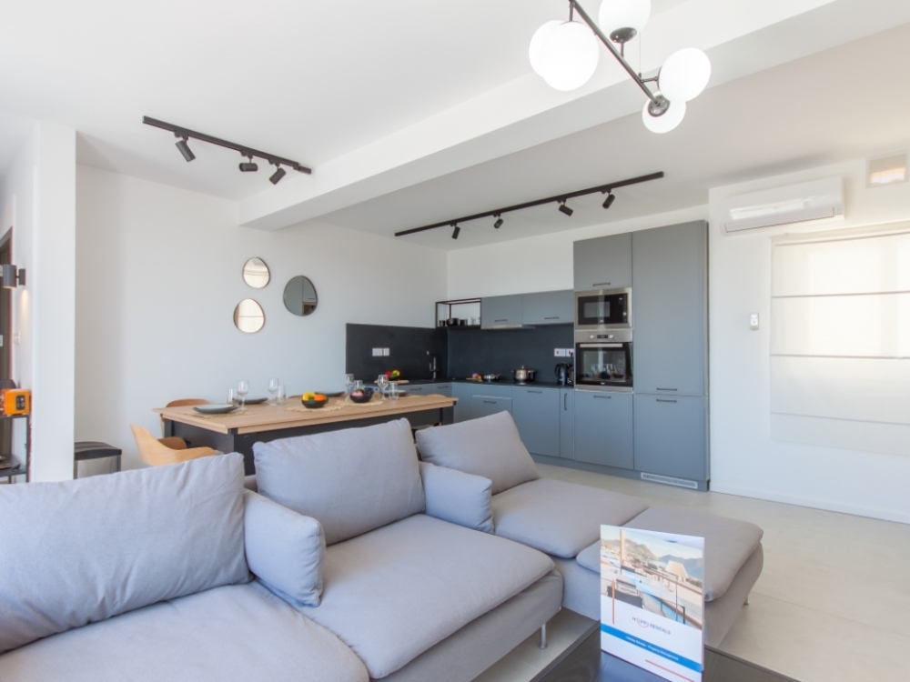 WhatsApp Image 2025-11-11 at 21.07.14