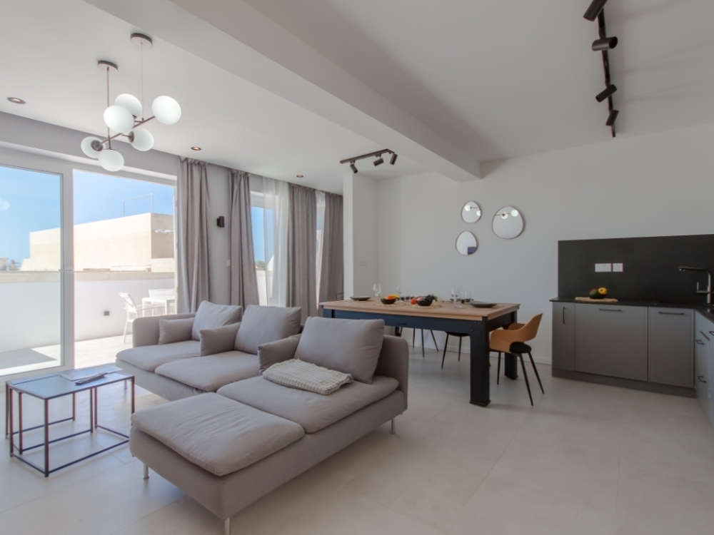 WhatsApp Image 2025-11-11 at 21.07.14 (1)