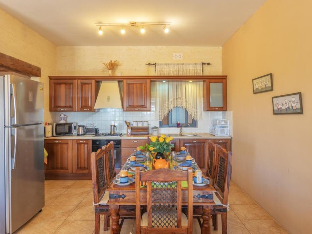 WhatsApp Image 2025-11-18 at 16.53.10 (1)